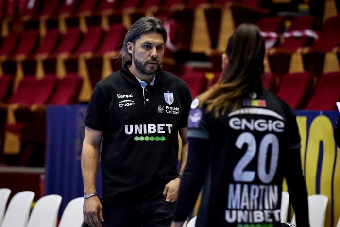 Adi Vasile trebuie să califice naționala la Campionatul European (FOTO: Sportpictures)