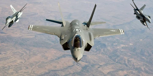 Avioane de vânătoare F-35 FOTO ecnmag.com