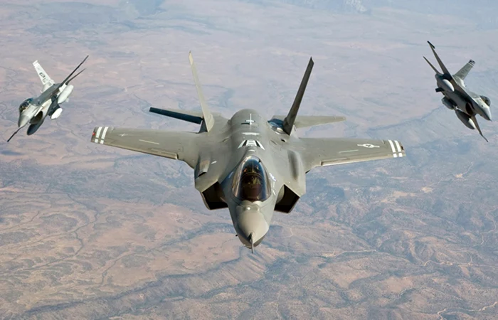 Avioane de vânătoare F-35 FOTO ecnmag.com