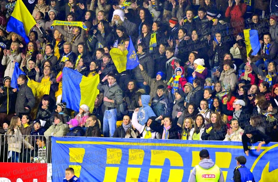 3.000 de femei şi copii au asistat la partida dintre  Petrolul şi FCM Târgu Mureş (fotografii: Răzvan Păsărică)