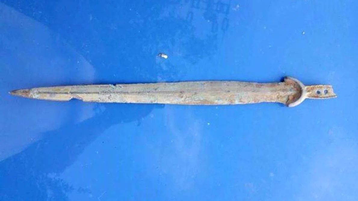 Sabie de dinaintea dacilor, descoperită la Buzău jpeg