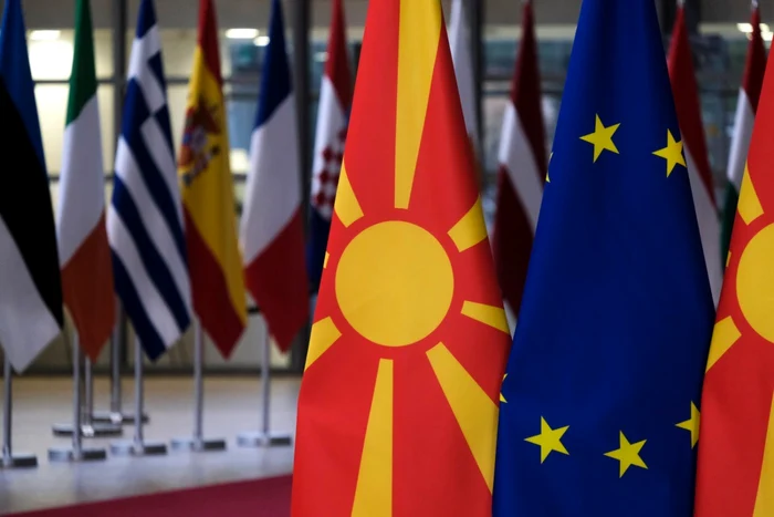foto drapel Macedonia de Nord și UE