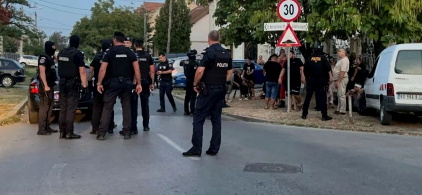 Mobilizare masivă a forţelor de ordine la locul incidentului. FOTO: Presasm