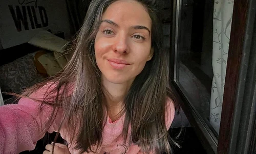 Mellina a ajuns la spital cu o problema si a sfarsit prin a se opera de apendicita JPG