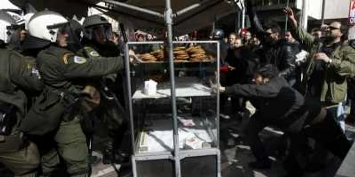 Situaţia critică a economiei din Grecia a stârnit mii de proteste 