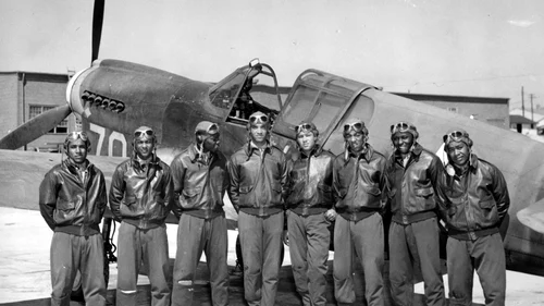 Tuskegee Airmen, primii piloți afroamericani care au servit în al Doilea Război Mondial