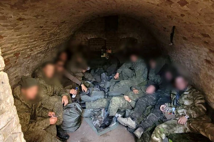 Ruși trimiși în lagăre și amenințați cu executarea în masă. 