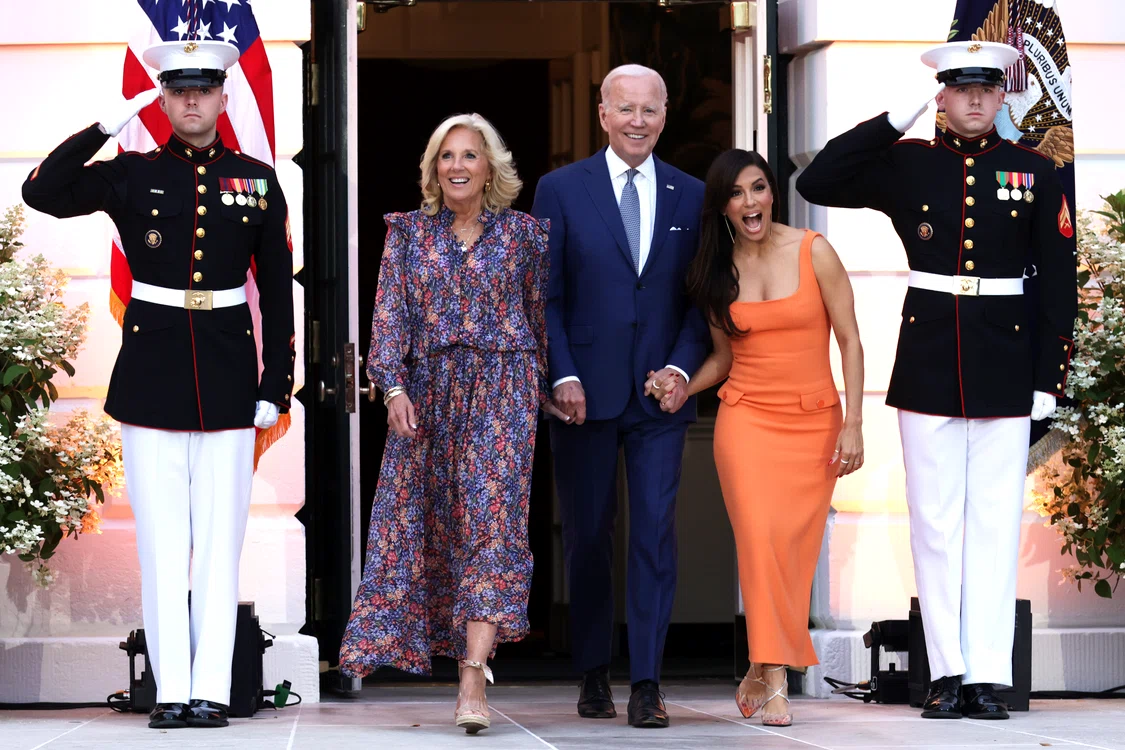 Joe Biden a primit o pe Eva Longoria la Casa Albă, Foto Getty (3) jpg