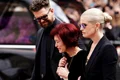 Jack Osbourne, Kelly Osbourne, Sharon Osbourne la înmormântarea lui Ozzy Osbourne  foto   Profimedia jpg