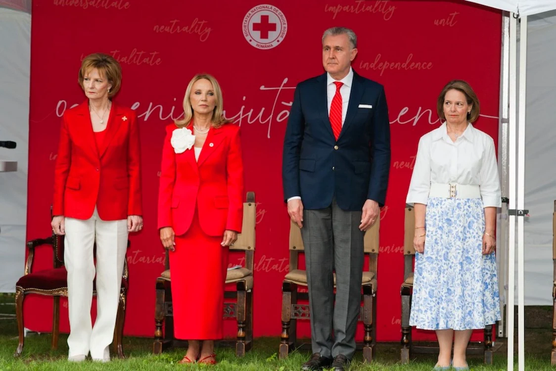 Margareta a României și Camelia Șucu Principele Radu și Principesa Sofia Facebook jpg