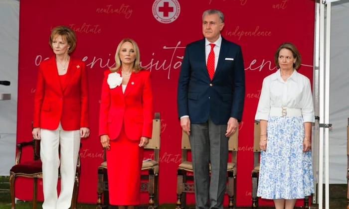Margareta a României și Camelia Șucu Principele Radu și Principesa Sofia Facebook jpg