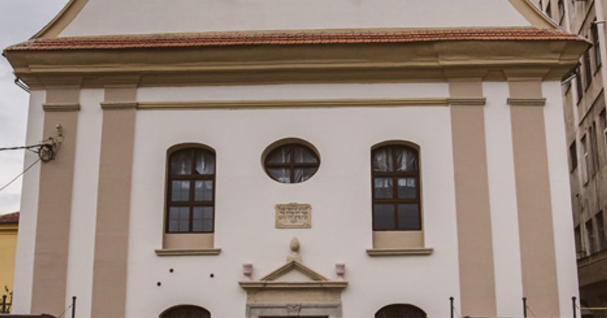 Sinagoga din Alba Iulia, vandalizată. Poliția a deschis o anchetă pentru identificarea autorului