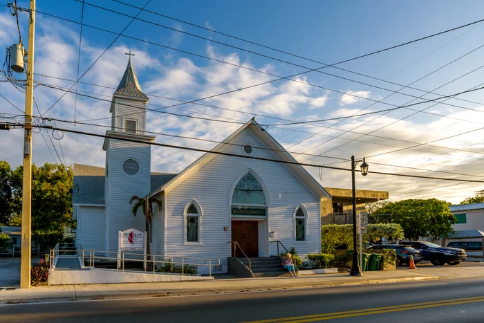 
    Chiria lunară pentru această  locuinţă este 1.500 de dolari  