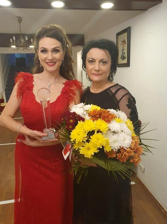 Alina Mavrodin, dreapta. Foto Facebook