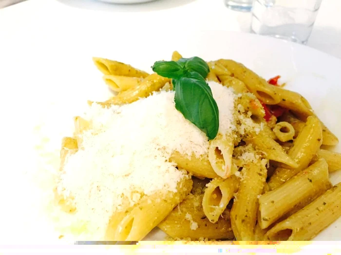 Paste cu parmezan