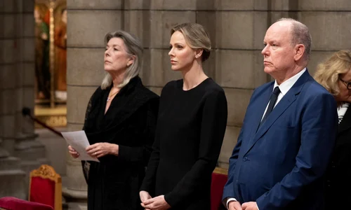 Charlene, Albert de Monaco și Prințesa de Hanovra la slujba comemorativă pentru Papa 1 jpg