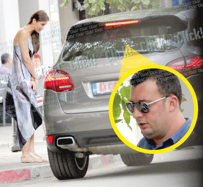 Gebi stă de vorbă cu Giovanni, aflat la volanul Porsche-ului său