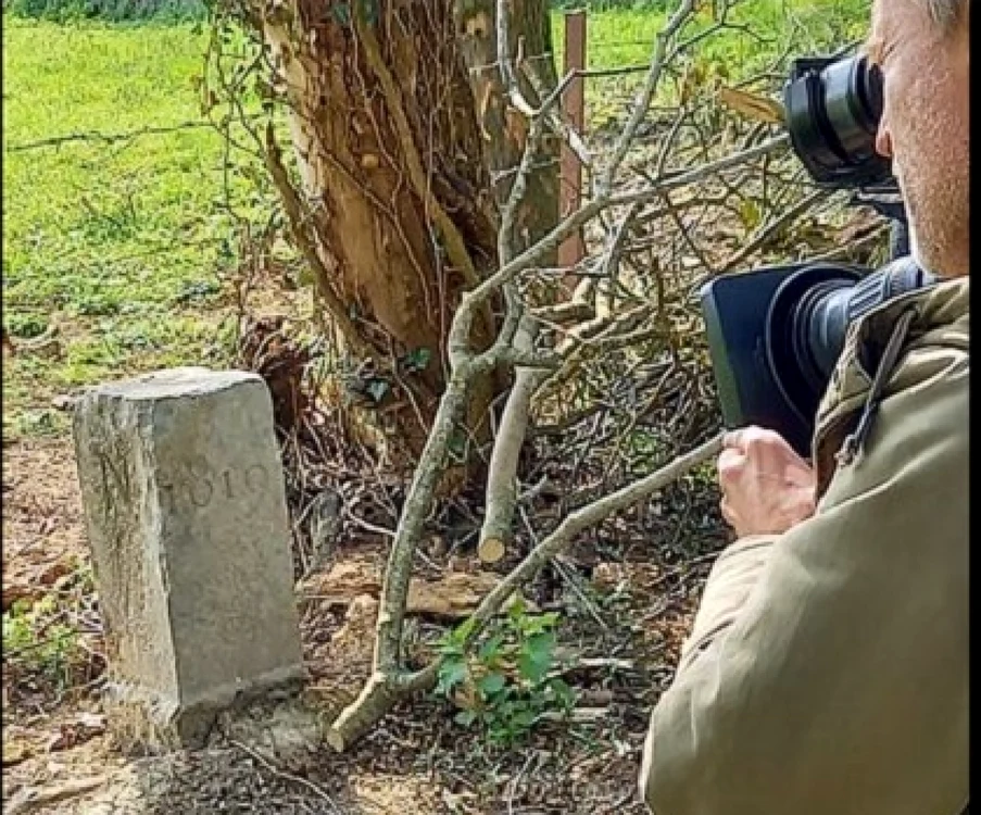 Un fermier din Belgia a mutat accidental graniţa cu Franţa FOTO captură News.ro