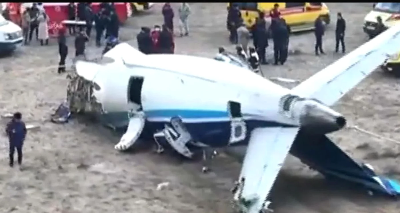 Avionul prăbușit din Kazakhstan. Foto: Captură de ecran video
