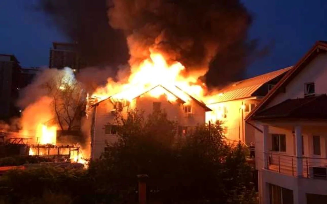 Incendiu la un azil de bătrâni din Bucureşti. FOTO PROTV