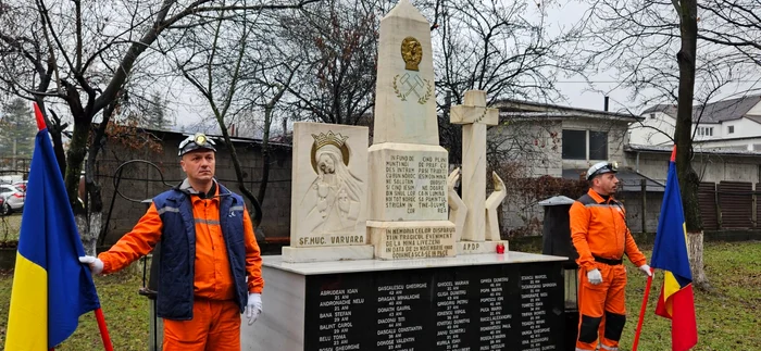 Monumentul victimelor catastrofei din 1980. ADEVĂRUL