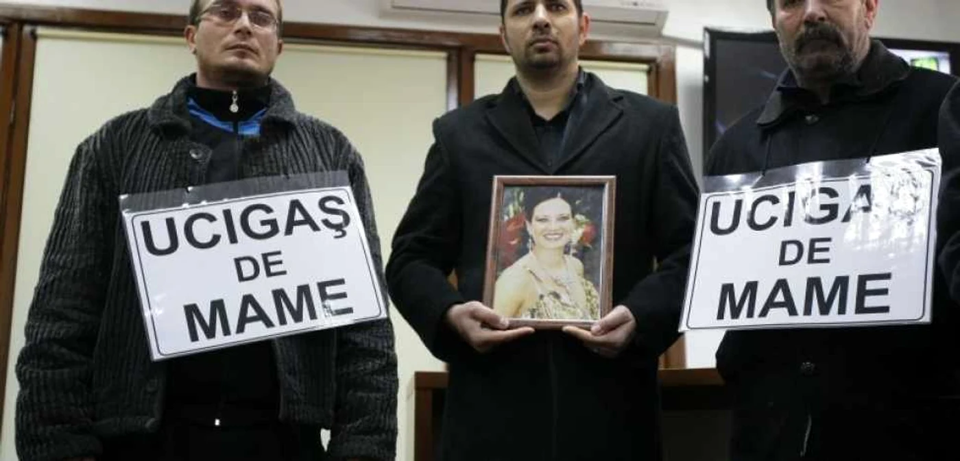 Craiova: Familia mamei moarte a organizat un protest inedit împotriva medicului Văduva.