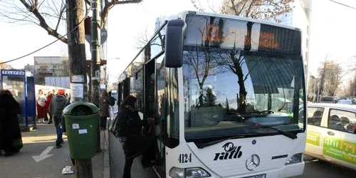 Sindicaliştii RATB acuză conducerea regiei de furt