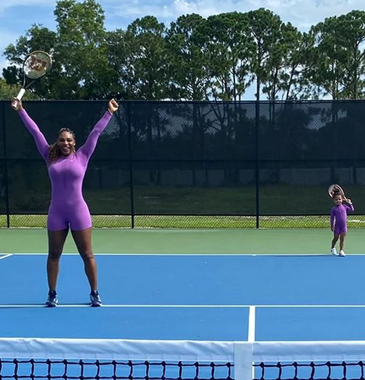 Bucuria victoriei punctului câștigat de perechea formată din Serena Williams și fiica ei, Alexis Olympia