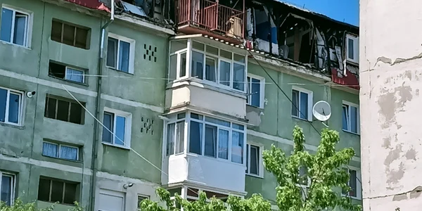 Mansarda blocului care a ars în aprilie 2022 în Râmnicu Vâlcea după o lună şi jumătate de la incident Foto Daciana Stoica - Adevărul