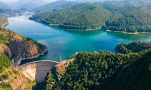 Lacul Vidraru, foto Shutterstock jpg