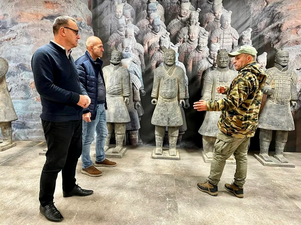 Expoziția „Soldații de teracotă - Armata nemuritoare a primului împărat chinez”, la Arad (foto:  Complexul Muzeal Arad)