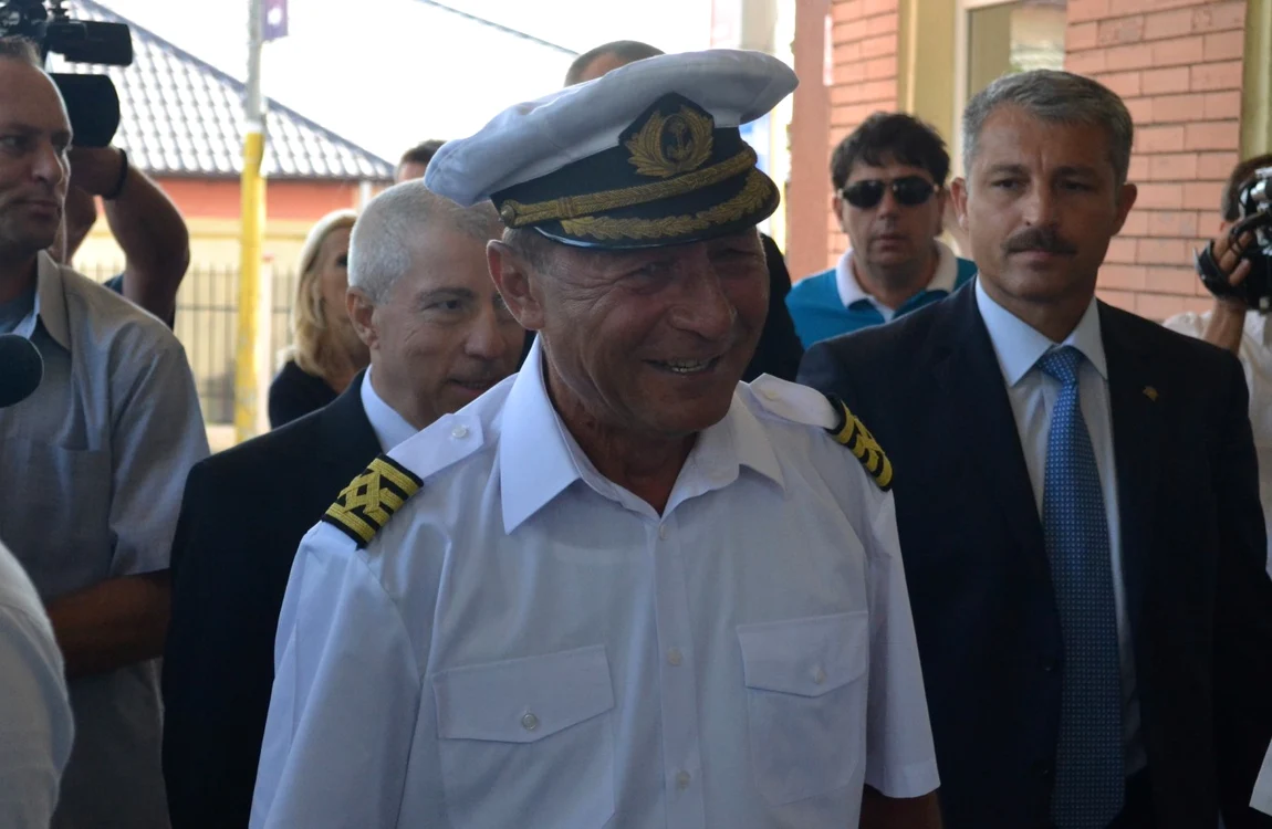 Traian Băsescu vine să viziteze Nava Şcoală Mircea. FOTO Adrian Boioglu