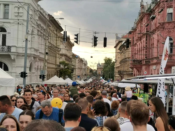 Lume multă la Szeged FOTO Ștefan Both