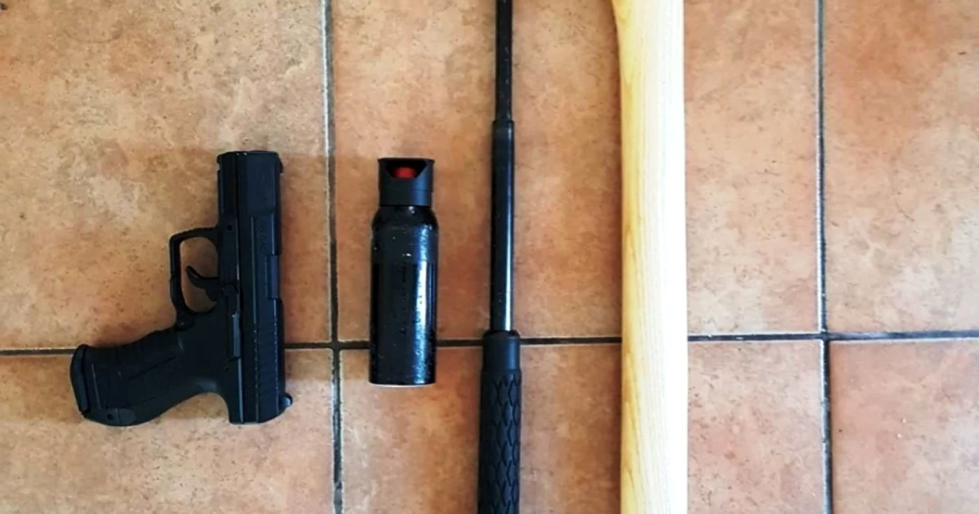 Arme descoperite în apartamentul unui tânăr FOTO/ VIDEO BCCO