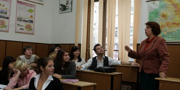 Elevii de la Colegiul Mircea cel Bătrân din Constanţa