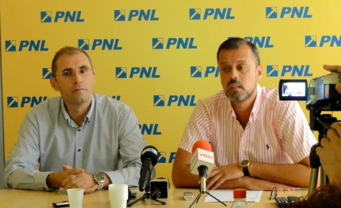 Marian Căruntu (stg.) alături de Sorin Brătoi (FOTO: Mugurel Manea)