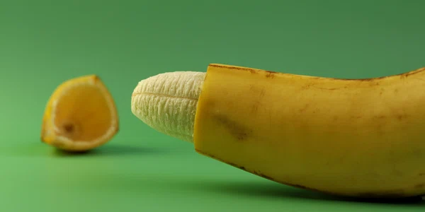 Circumcizie banana shutterstock 2133646915 jpg