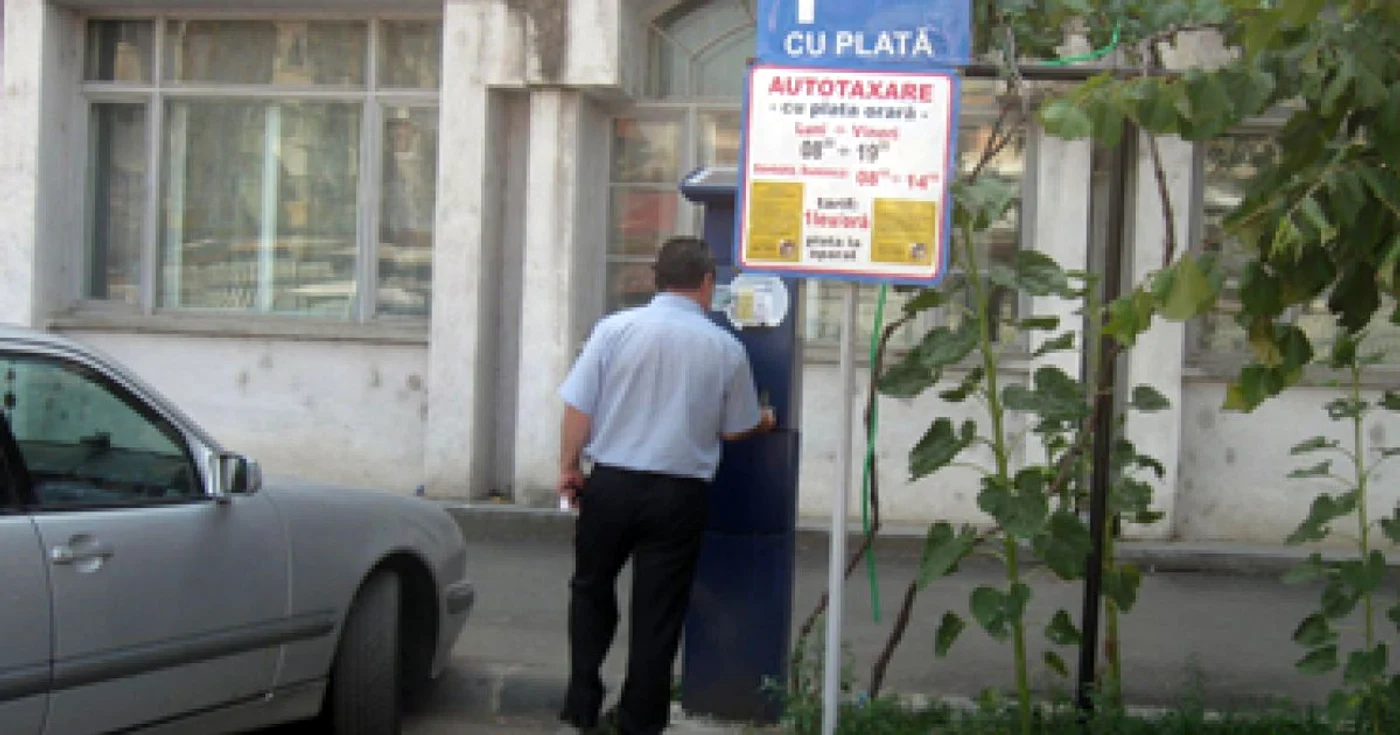 Botoşănenii vor putea parca gratuit şi în parcările cu plată din municipiul Botoşani FOTO Adevărul