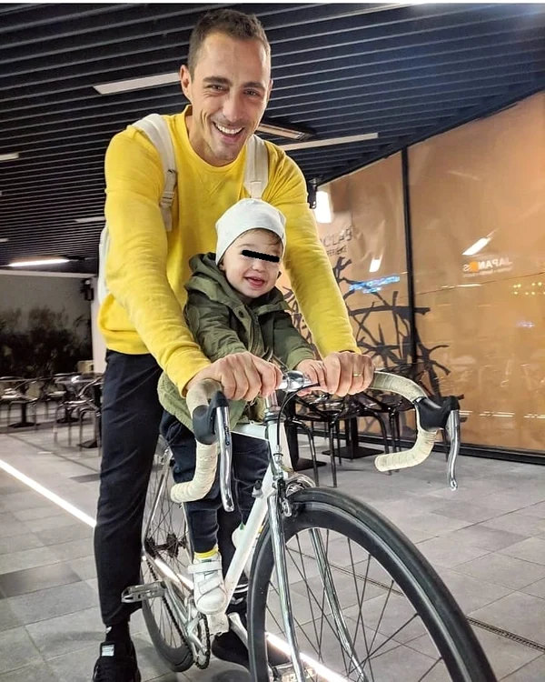 Zora, fiica lui Vladimir Drăghia a făcut otită