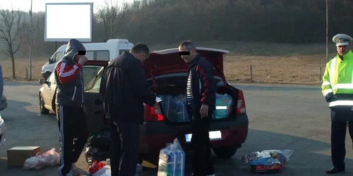 Politistii si comisarii Garzii Financiare au confiscat chinezismele fara acte de provenienta