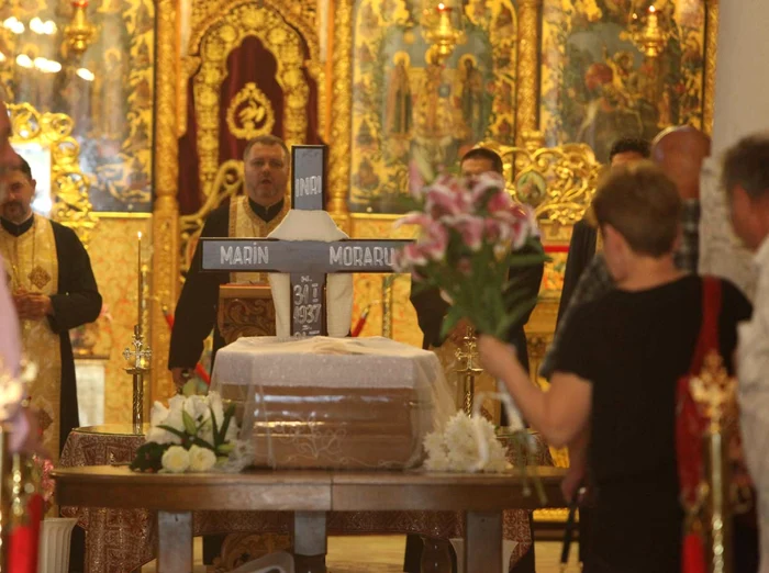 Sicriul a fost depus marți seară la Biserica Sfântul Gheorghe din Capitală foto: Florin Șuler