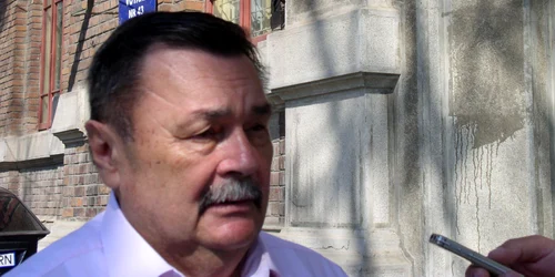 Victor Paul Dobre, la ieşirea din secţia se votare