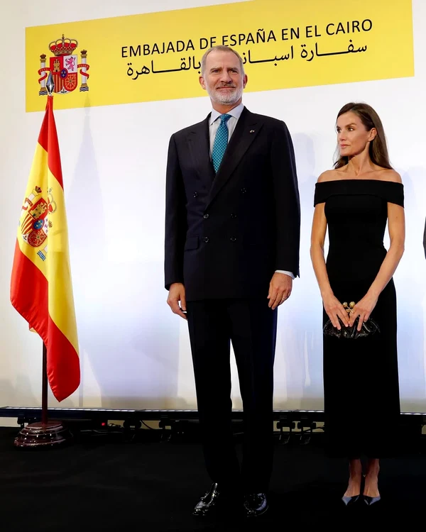 Luni, de ziua ei, Letizia a purtat o rochie mass market de la Max Mara. FOTO: Casa Regală