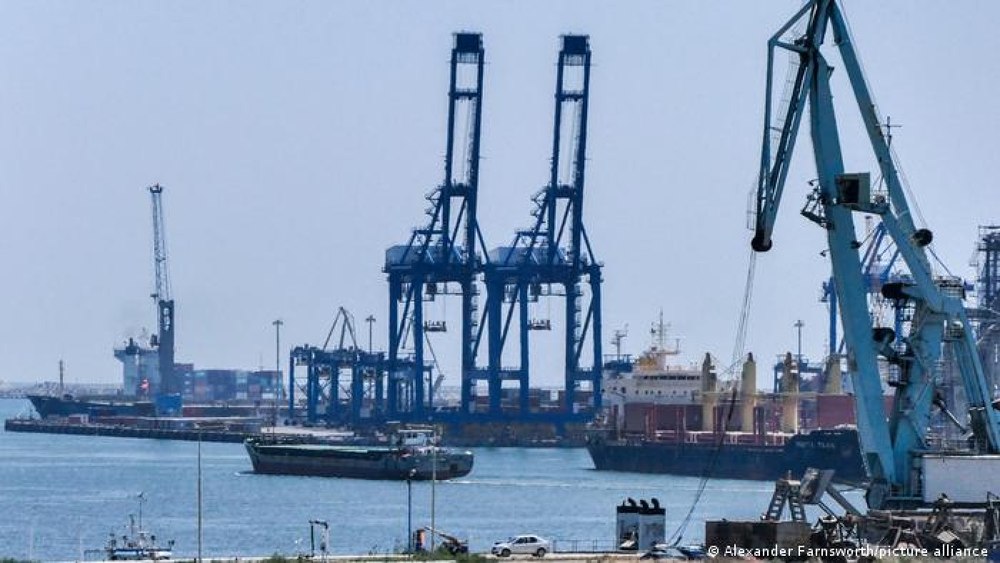 Un fond suveran din Emiratele Arabe Unite ar putea investi 1,2 miliarde de euro în Portul Constanţa 