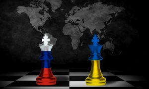 Piese de sah rusia ucraina pe fundalul unei hărti foto shutterstock jpg