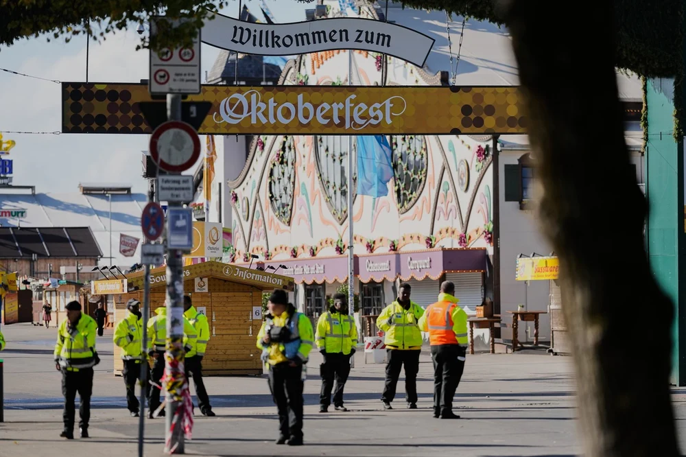 Festivalul Oktoberfest a fost închis temporar, după o amenințare cu bombă și o explozie mortală