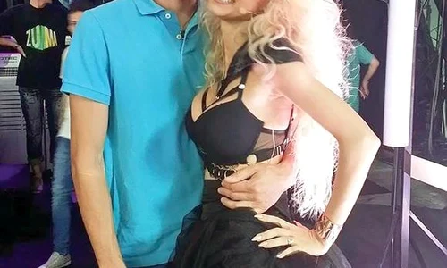 Andreea nu l scapă din ochi nicio clipă pe iubitul american jpeg
