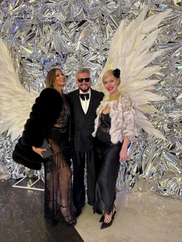 Cătălin Botezatu alături de Anca Dinu, organizatorul evenimentului