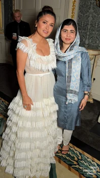 Salma Hayek a fost prezentă la lansarea unei cărți, la Londra jpg