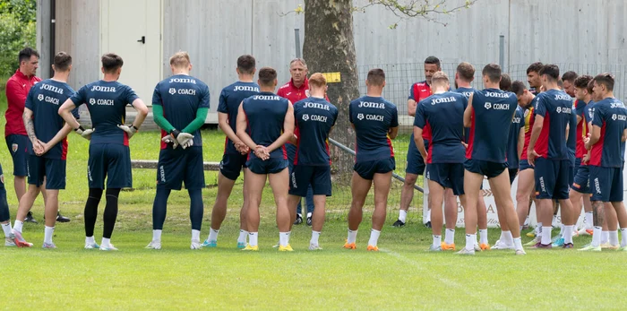 ”Tricolorii” au întors spatele fotbalului, sub comanda lui Emil Săndoi. Foto frf.ro